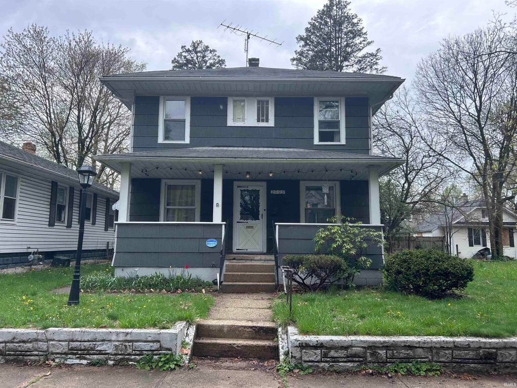 Photo of 2009 Leer Street, South Bend, IN 46613 (MLS # 202616880)