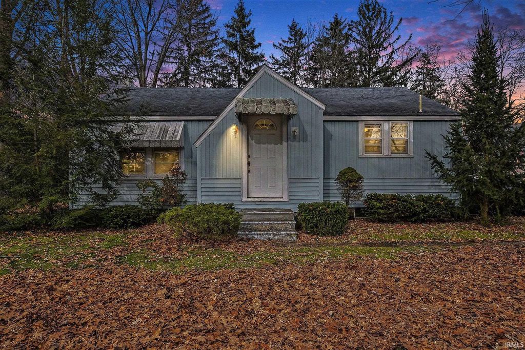 Photo of 25927 Modrell Avenue, Elkhart, IN 46514 (MLS # 202549657)