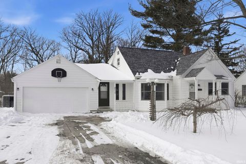 Photo of 4924 Standish Drive, Fort Wayne, IN 46806 (MLS # 202603865)