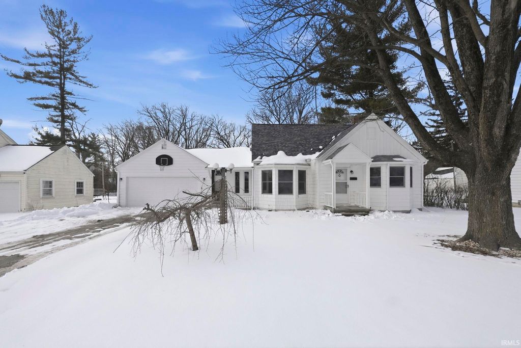 Photo of 4924 Standish Drive, Fort Wayne, IN 46806 (MLS # 202603865)