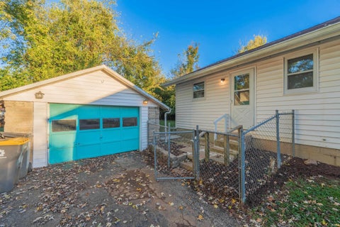 Tiny photo for 1223 S Fess Avenue, Bloomington, IN 47401 (MLS # 202643366)
