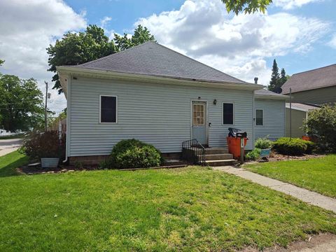 Photo of 728 N Market Street, Winamac, IN 46996 (MLS # 202616664)
