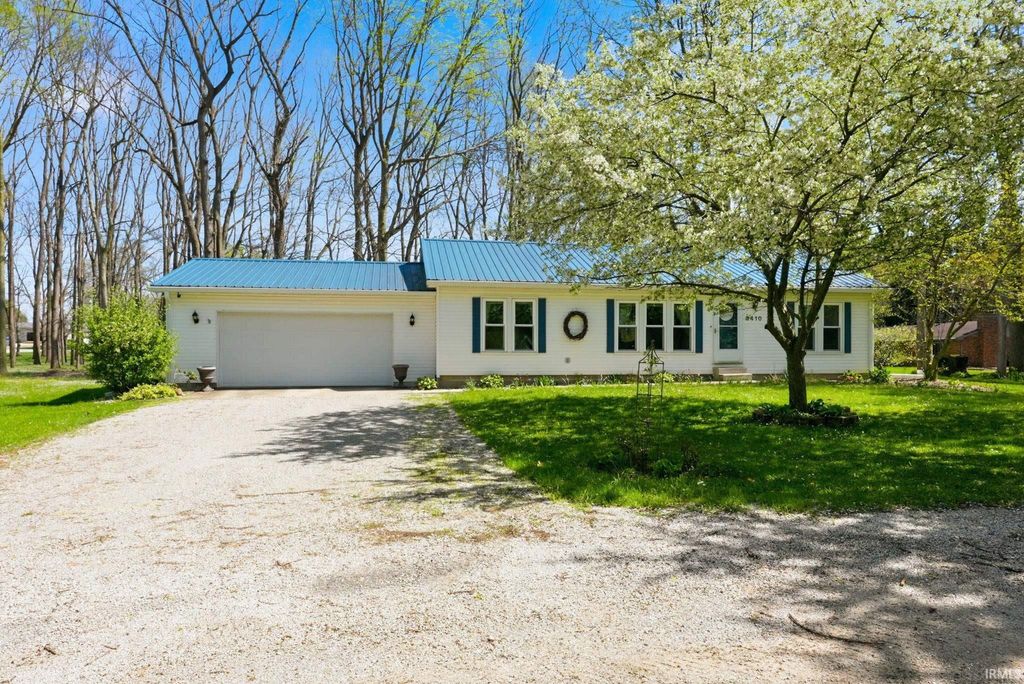 Photo of 3410 N Pressler Drive, Warsaw, IN 46582 (MLS # 202614015)