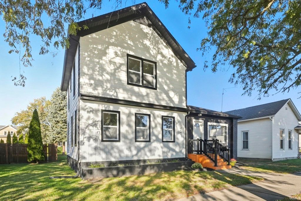 Photo of 404 S Peters Street, Garrett, IN 46738 (MLS # 202609446)