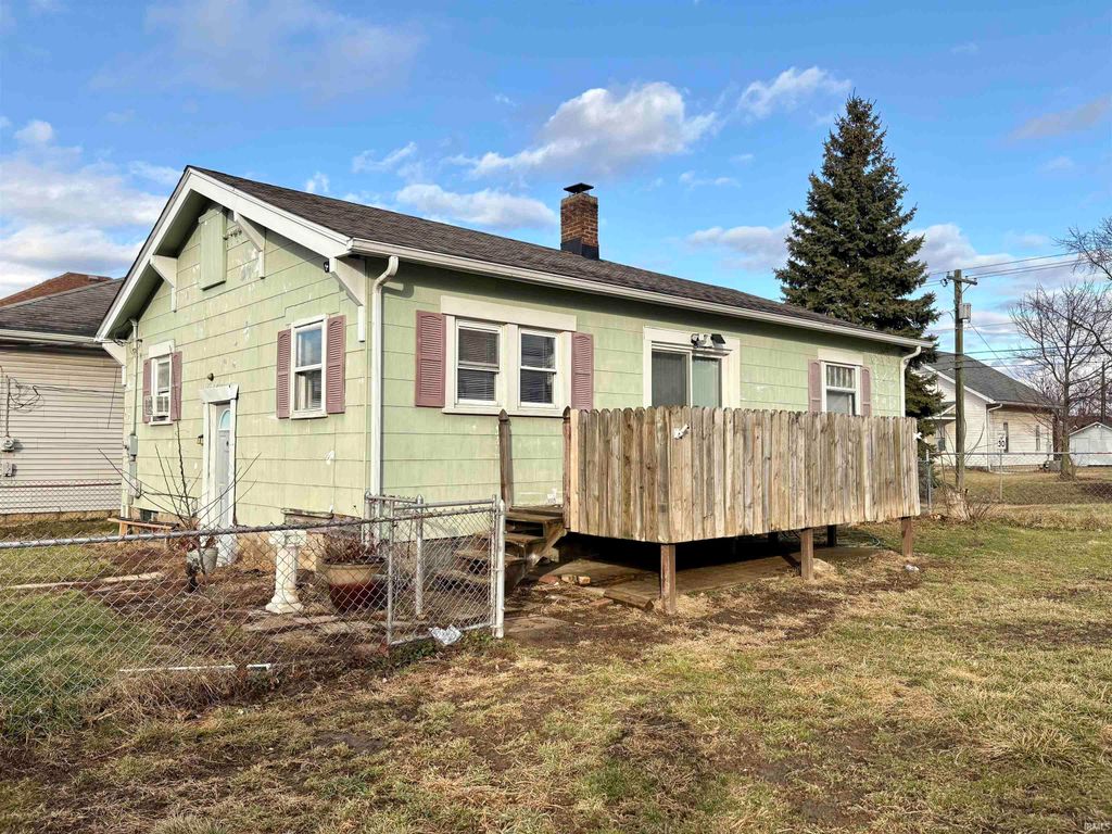 Photo of 513 E Centennial Avenue, Muncie, IN 47303 (MLS # 202601579)