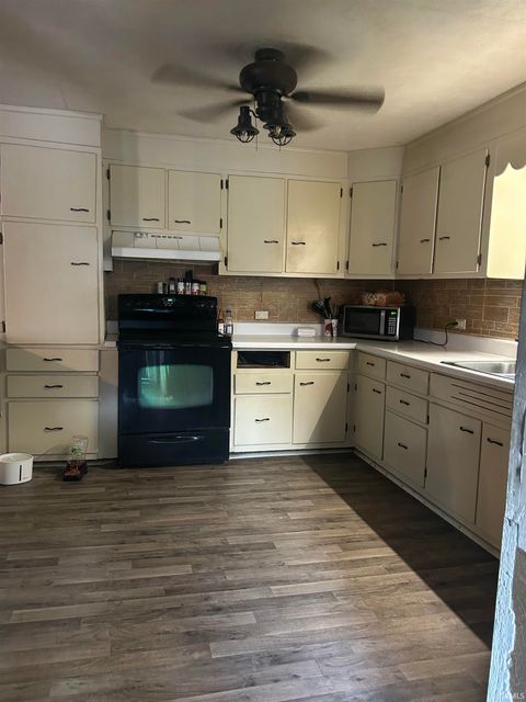 Tiny photo for 105 W Commerce Street, Macy, IN 46951 (MLS # 202618418)