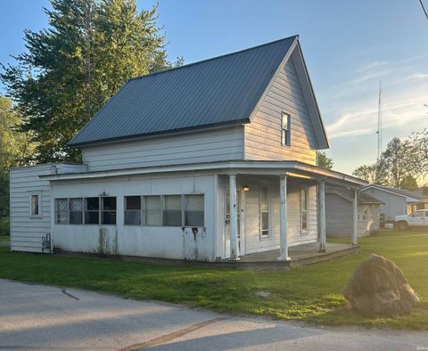 Tiny photo for 105 W Commerce Street, Macy, IN 46951 (MLS # 202618418)