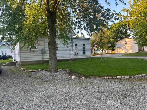Tiny photo for 105 W Commerce Street, Macy, IN 46951 (MLS # 202618418)