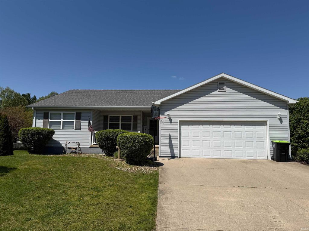 Photo of 305 Kingsmill Drive, Logansport, IN 46947 (MLS # 202617045)