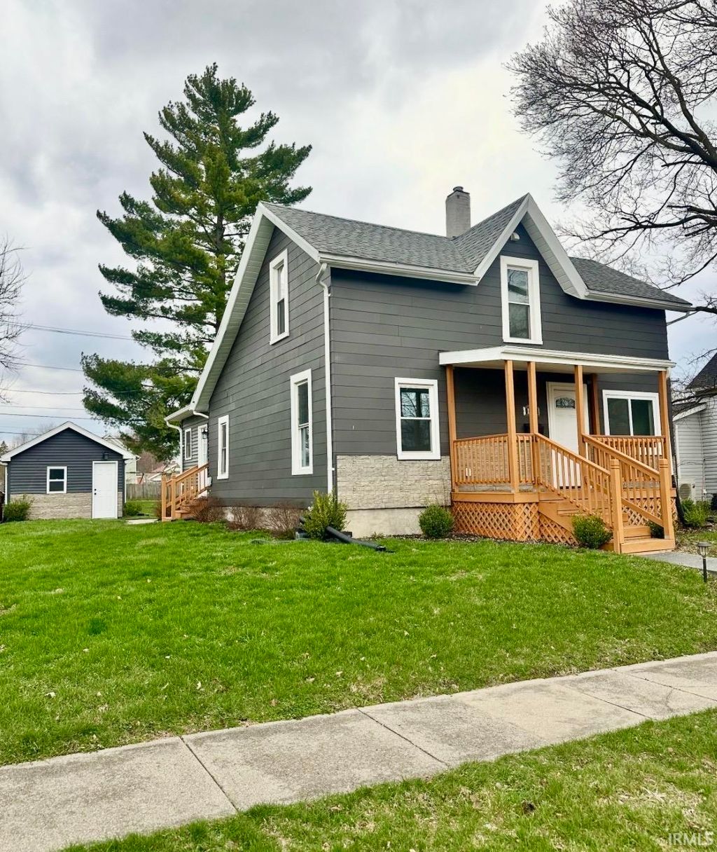 Photo of 1411 S VanBuren Street, Auburn, IN 46706 (MLS # 202610706)