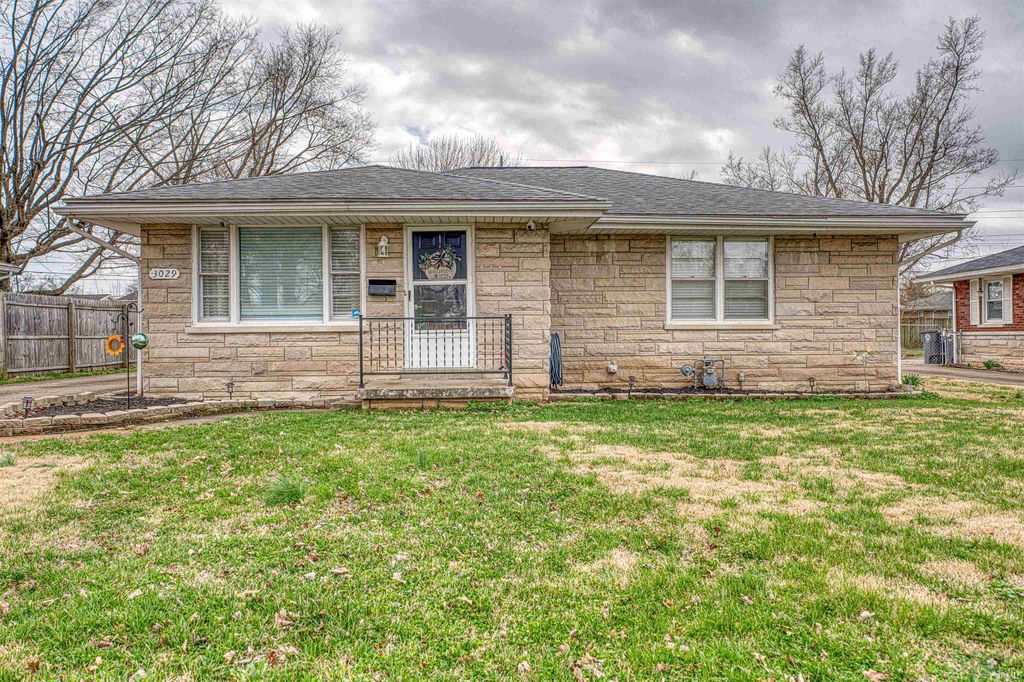 Photo of 3029 Graham Avenue, Evansville, IN 47714 (MLS # 202607821)