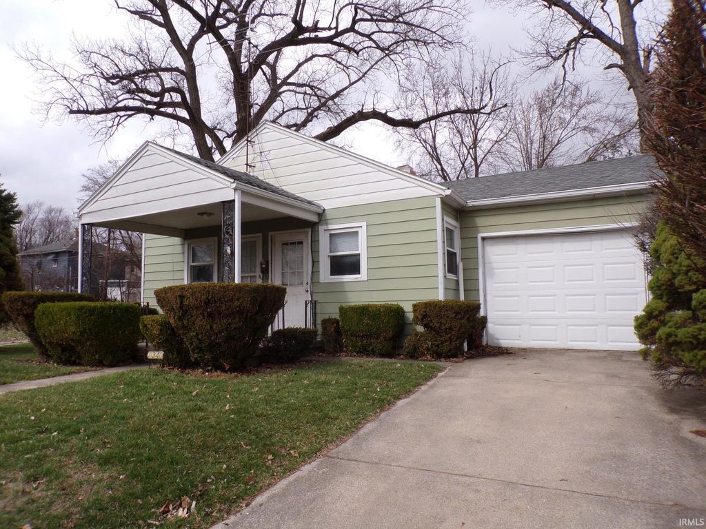 Photo of 1340 Fay Drive, Fort Wayne, IN 46807 (MLS # 202607839)