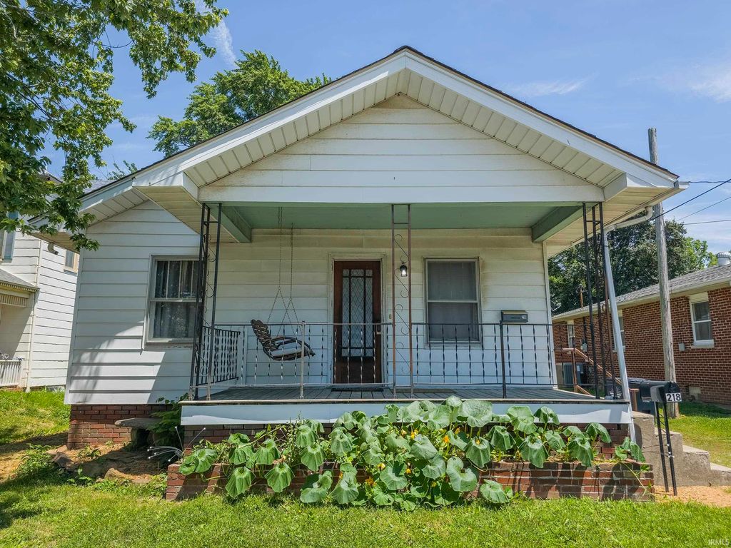 Photo of 218 N 5th Street, Albion, IL 62806 (MLS # 202621507)