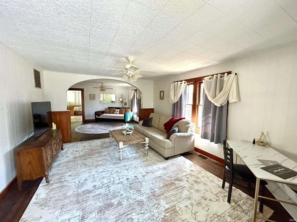 Photo of 218 N 5th Street, Albion, IL 62806 (MLS # 202621507)