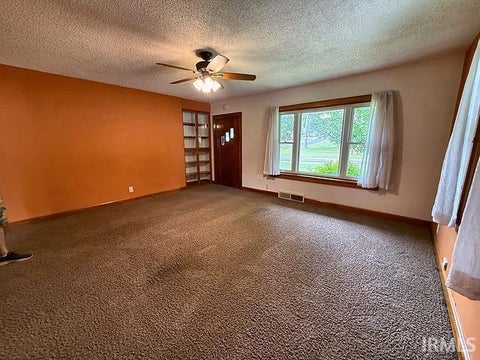 Tiny photo for 5220 Broadway Avenue, Evansville, IN 47712 (MLS # 202638043)