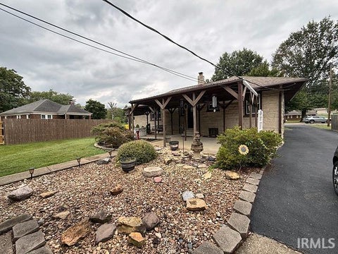 Tiny photo for 5220 Broadway Avenue, Evansville, IN 47712 (MLS # 202638043)