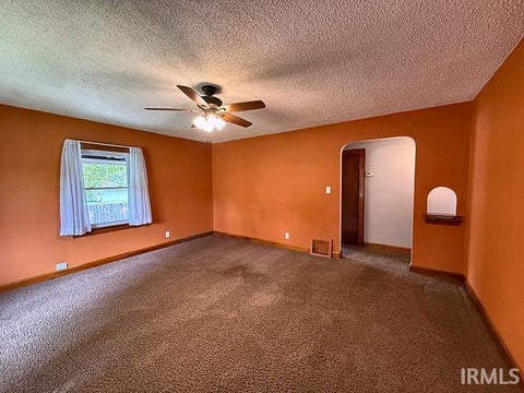 Tiny photo for 5220 Broadway Avenue, Evansville, IN 47712 (MLS # 202638043)