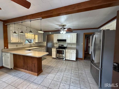 Tiny photo for 5220 Broadway Avenue, Evansville, IN 47712 (MLS # 202638043)