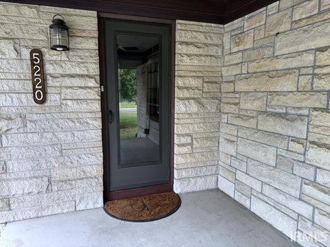 Tiny photo for 5220 Broadway Avenue, Evansville, IN 47712 (MLS # 202638043)