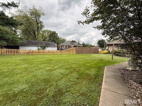 Tiny photo for 5220 Broadway Avenue, Evansville, IN 47712 (MLS # 202638043)