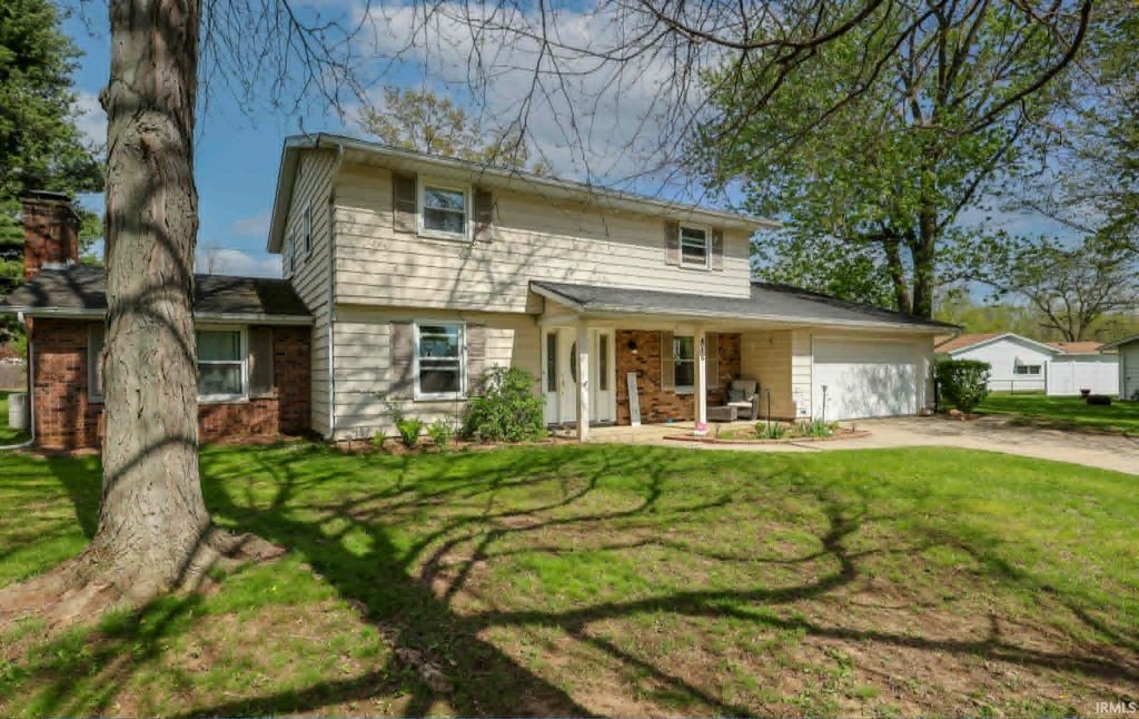 Photo of 816 San Juan Circle, Fort Wayne, IN 46815 (MLS # 202615859)