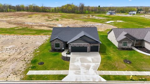 Photo of 150 Wagon Wheel Drive, Warsaw, IN 46580 (MLS # 202617332)