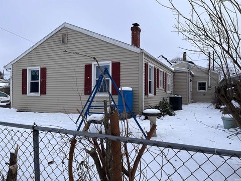 Tiny photo for 621 W Elm Street, Kokomo, IN 46901 (MLS # 202547646)