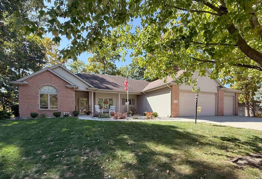 Photo of 374 S Cross Creek Way, Columbia City, IN 46725 (MLS # 202539715)