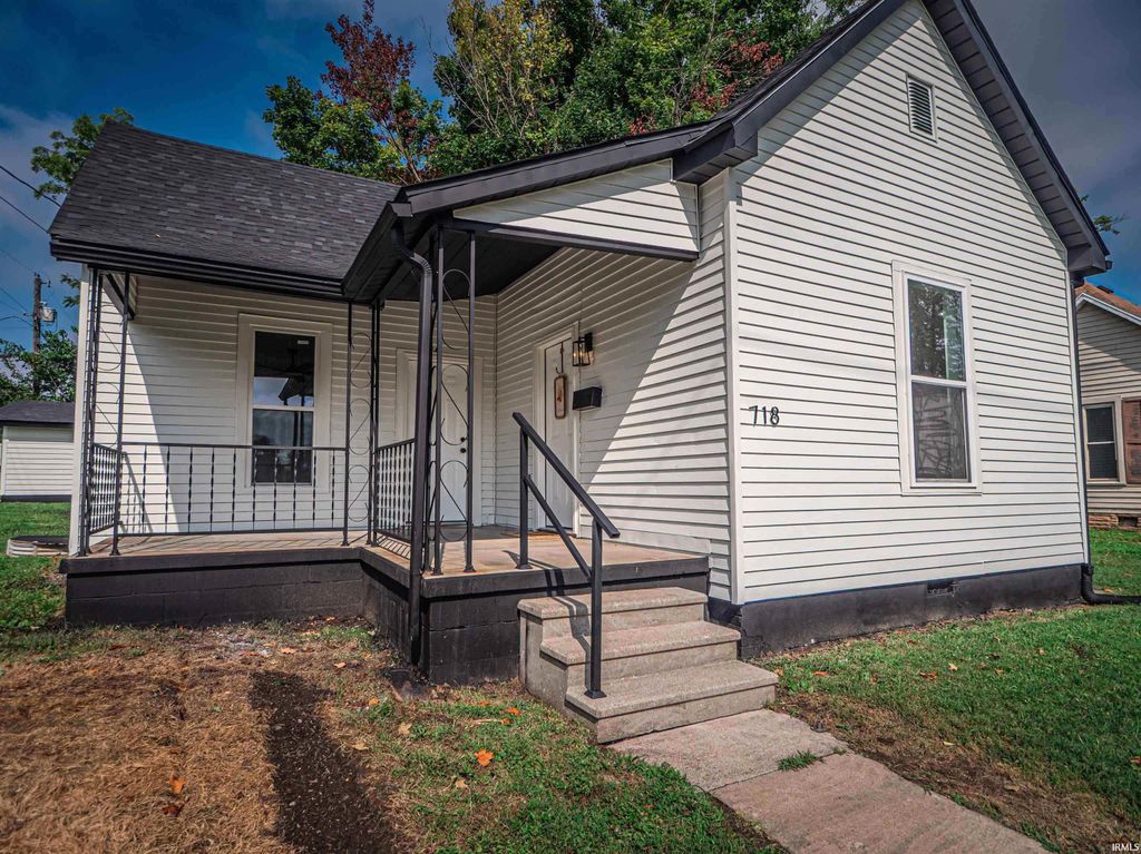 Photo of 718 S Illinois Street, Bicknell, IN 47512 (MLS # 202543370)