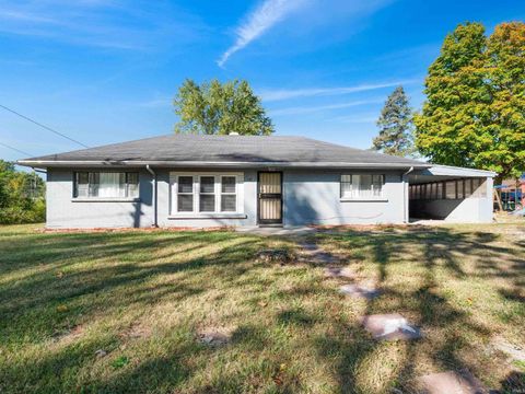 Photo of 5417 Smith Street, Fort Wayne, IN 46806 (MLS # 202540991)