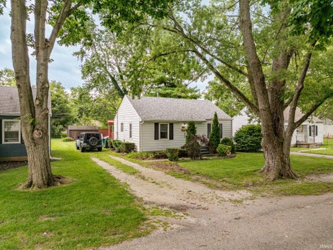 Tiny photo for 2003 E 22nd Street, Muncie, IN 47302 (MLS # 202632755)