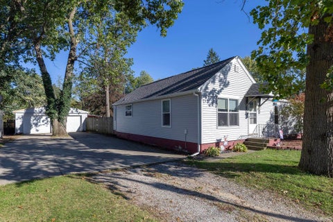 Photo of 56578 Eastvue Drive, Osceola, IN 46561 (MLS # 202641417)