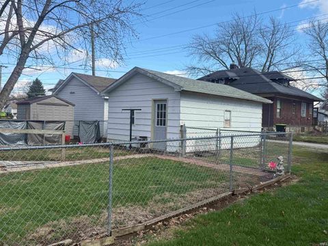 Tiny photo for 1325 E Market Street, Logansport, IN 46947 (MLS # 202610456)