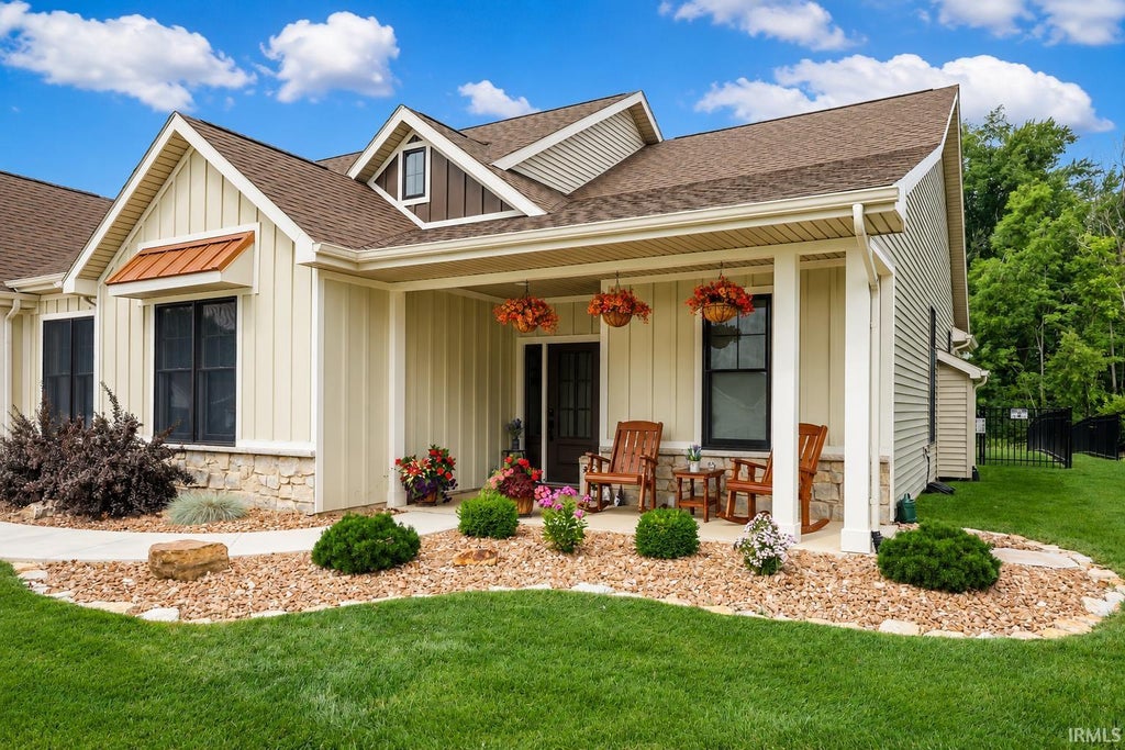 Photo of 1274 Midnight Chase Grove, Fort Wayne, IN 46845 (MLS # 202629784)