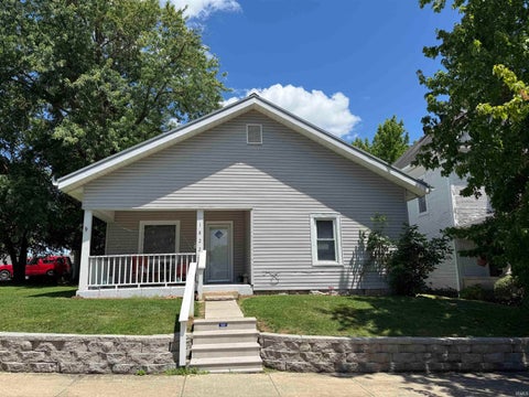 Photo of 1822 I Street ST, Bedford, IN 47421 (MLS # 202635542)