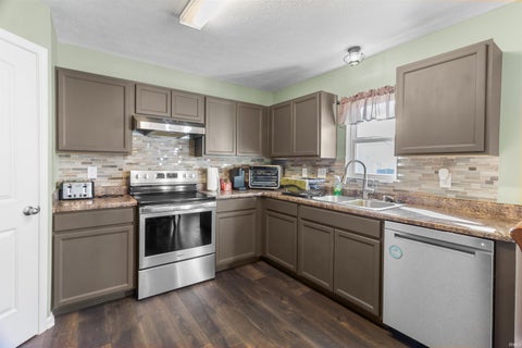 Tiny photo for 205 Luke Court, Kokomo, IN 46901 (MLS # 202640322)