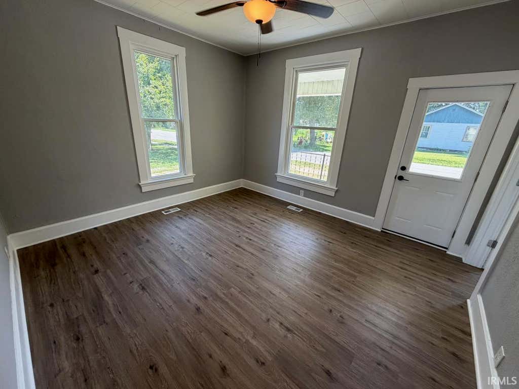 Photo of 631 W 8th Street, Mount Vernon, IN 47620 (MLS # 202635078)