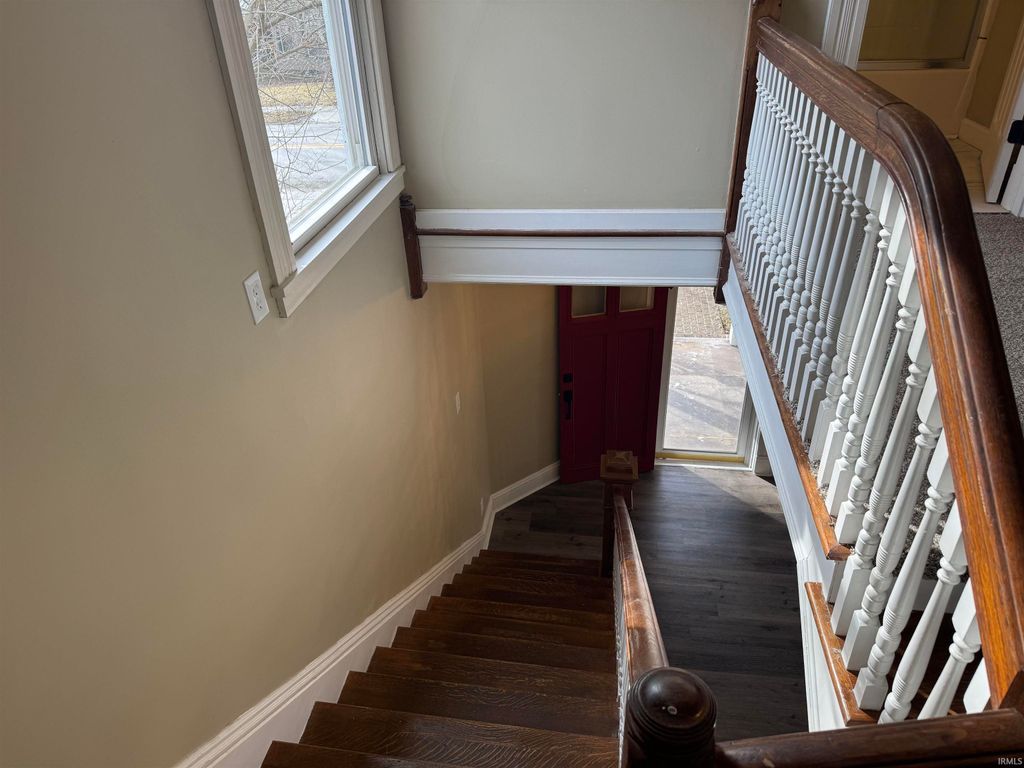 Photo of 904 W Wabash Avenue, Crawfordsville, IN 47933 (MLS # 202609994)