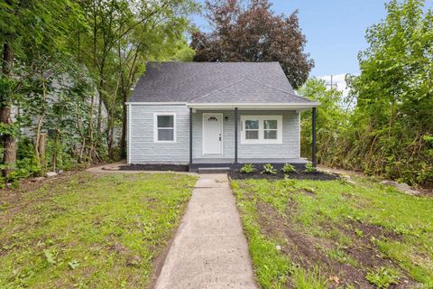 Tiny photo for 1333 N Meade Street, South Bend, IN 46628 (MLS # 202624139)
