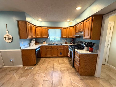 Tiny photo for 620 E Blue Ridge Drive, Evansville, IN 47714 (MLS # 202637793)