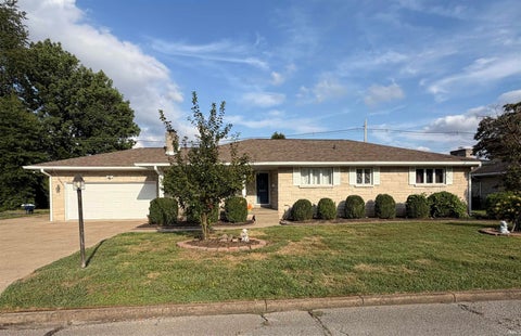 Photo of 620 E Blue Ridge Drive, Evansville, IN 47714 (MLS # 202637793)