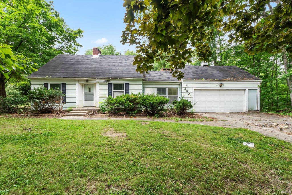 Photo of 3806 Rosewood Drive, Fort Wayne, IN 46804 (MLS # 202632661)
