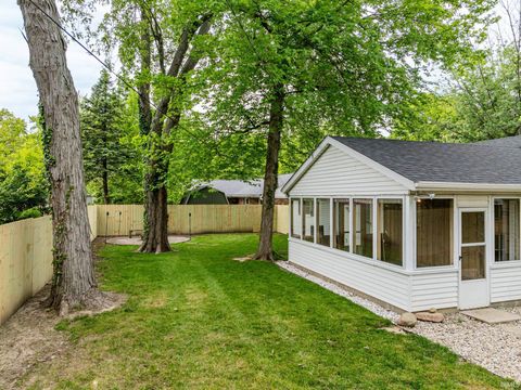 Tiny photo for 4301 N Manchester Road, Muncie, IN 47304 (MLS # 202618710)