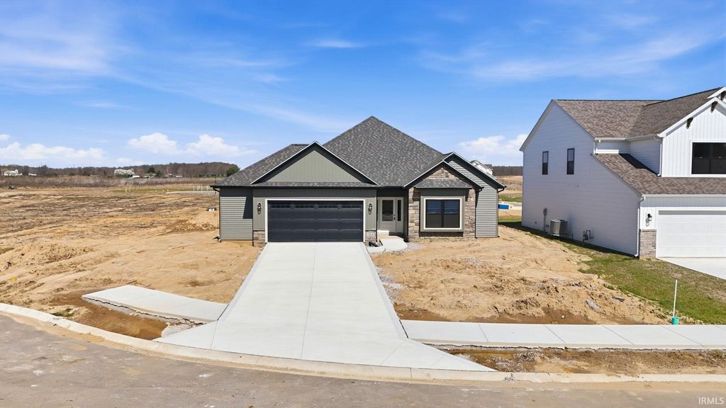 Photo of 1564 Farm View Court, Huntertown, IN 46748 (MLS # 202612805)