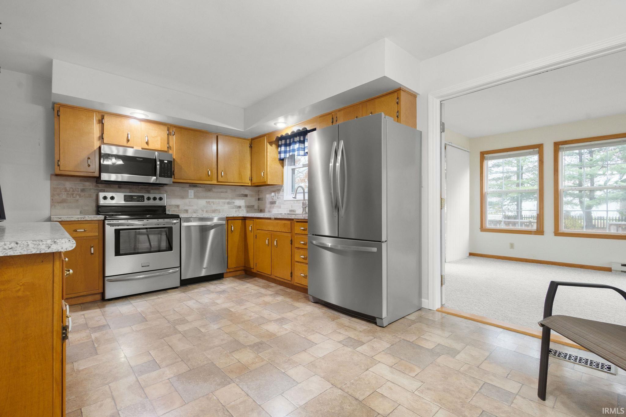 Mishawaka, Indiana 46545, United States, 2 Bedrooms Bedrooms, ,2 BathroomsBathrooms,Residential,Pending,246988