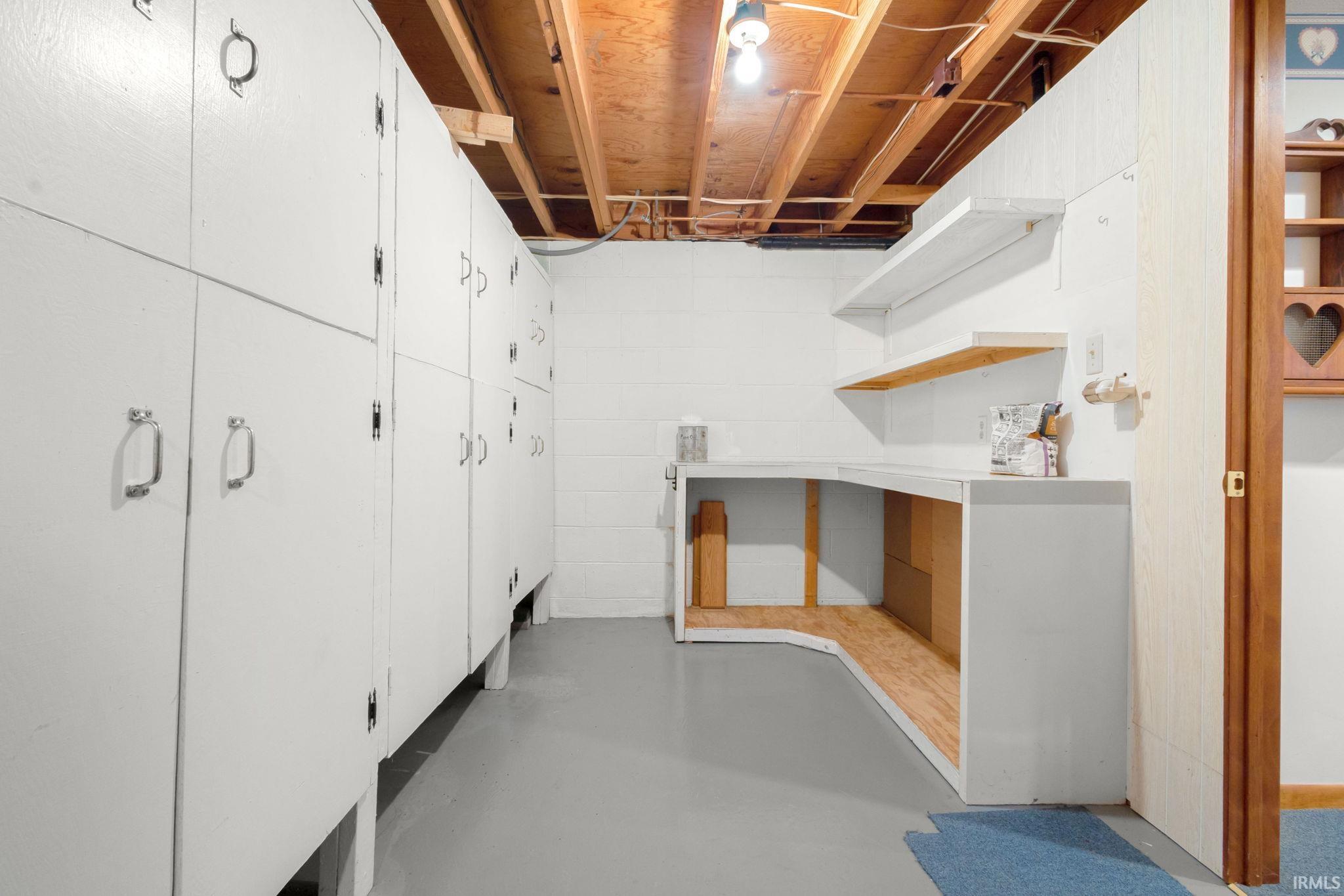 Mishawaka, Indiana 46545, United States, 2 Bedrooms Bedrooms, ,2 BathroomsBathrooms,Residential,Pending,246988