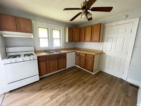 Tiny photo for 1004 E WHEELER Street, Kokomo, IN 46902 (MLS # 202527730)
