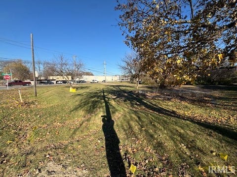 Tiny photo for 3325 Lower Huntington Road #12, Fort Wayne, IN 46809 (MLS # 202637643)