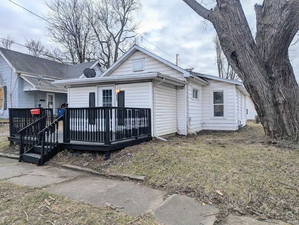 Photo of 221 N G Street, Marion, IN 46952 (MLS # 202606931)