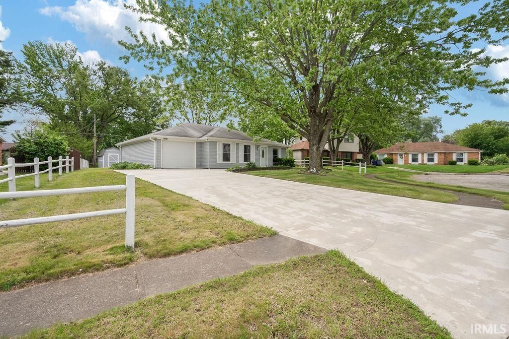 Photo of 1908 VERSAILLES Drive, Kokomo, IN 46902 (MLS # 202619013)